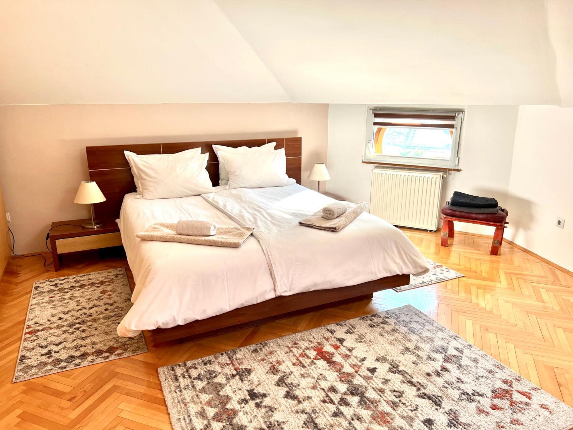 Apartment Dina *